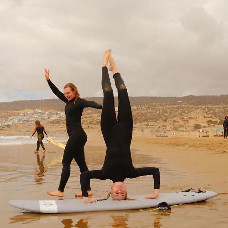 Sable Beach Surf Camp Tamraght Bagian luar foto